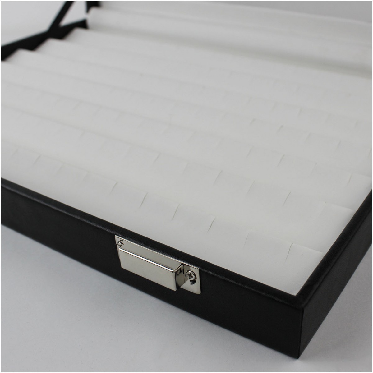 Camlı Deri Küpe Tablası Beyaz 24x34 Camlı Deri Küpe Tablası Beyaz 24x34