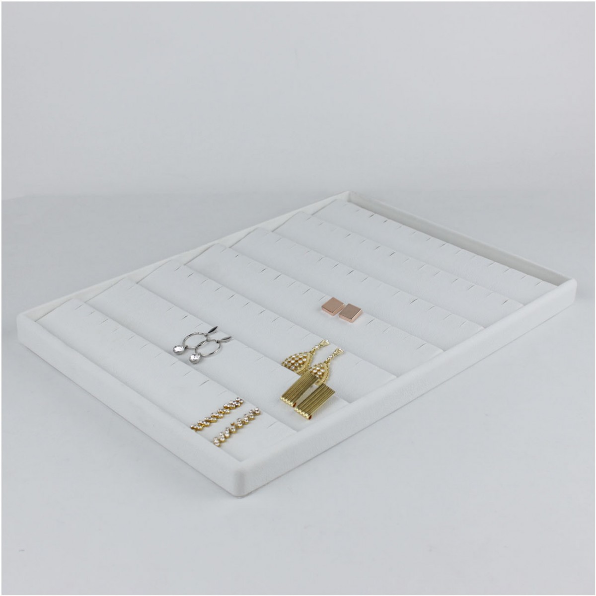 Deri Küpe Tablası Beyaz Deri Küpe Tablası Beyaz