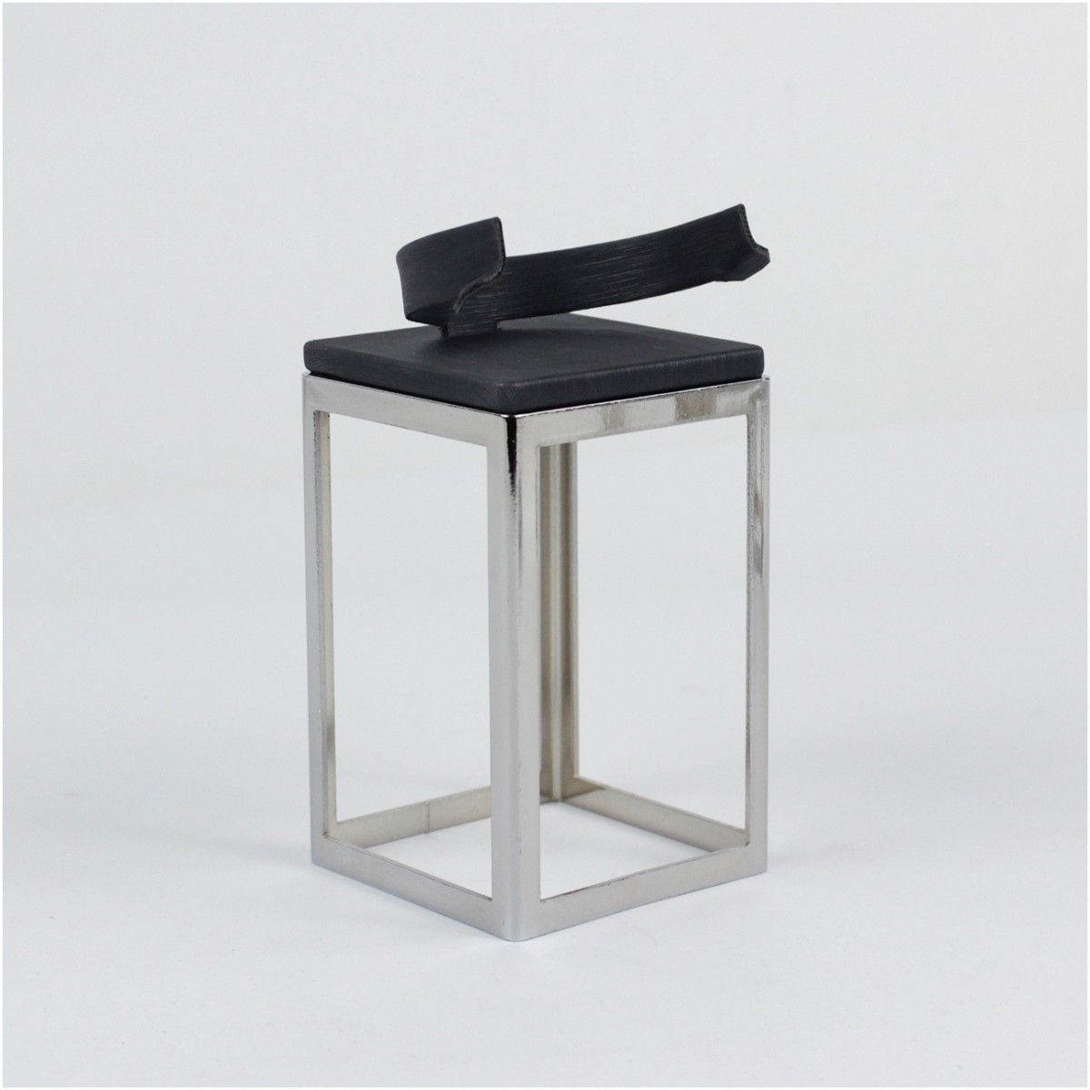 Metal Kelepçe Bilezik Standı Antrasit No:2 Metal Kelepçe Bilezik Standı Antrasit No:2