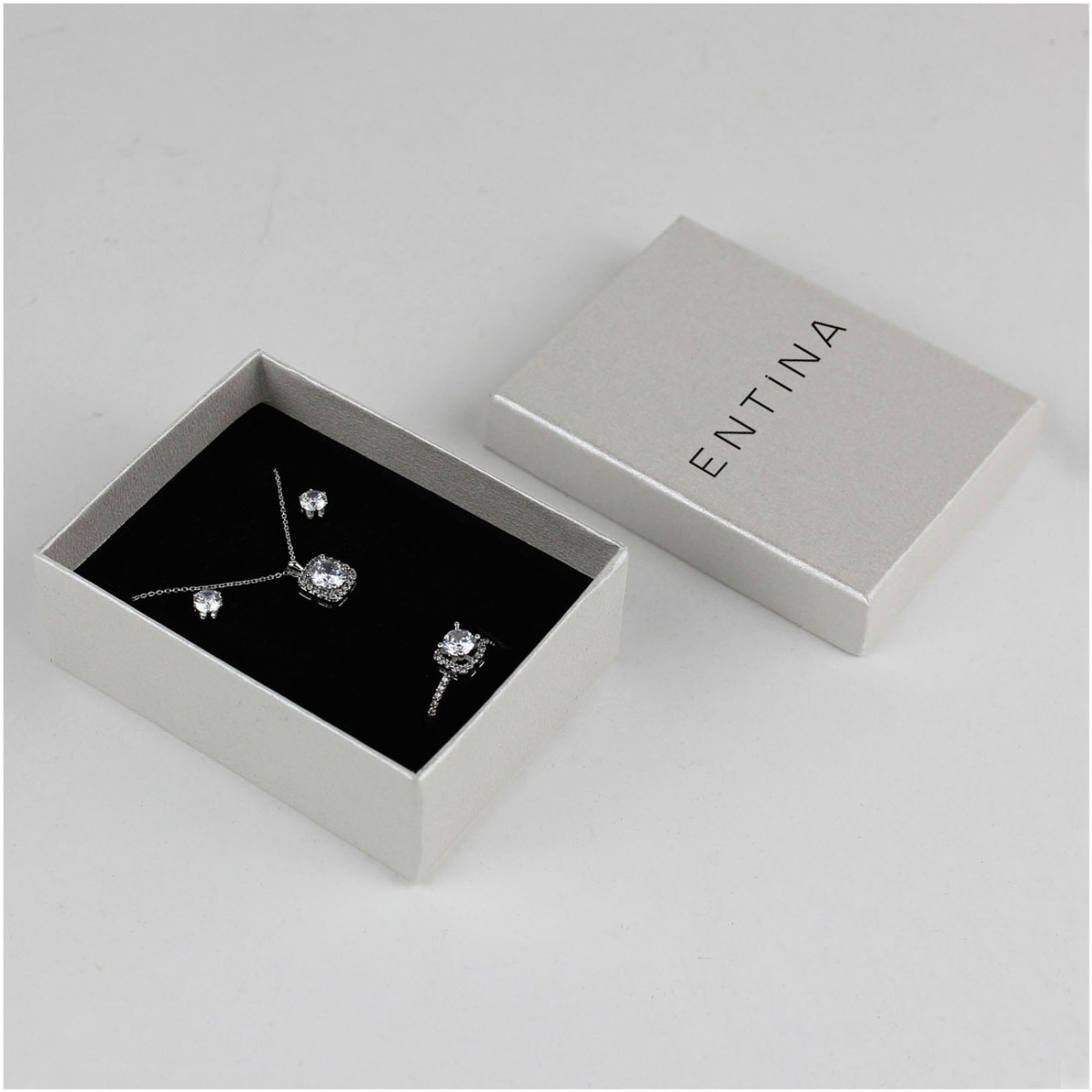 Mukavva Kolye/Set Kutusu Baskılı 200 Adet Mukavva Kolye/Set Kutusu Baskılı 200 Adet