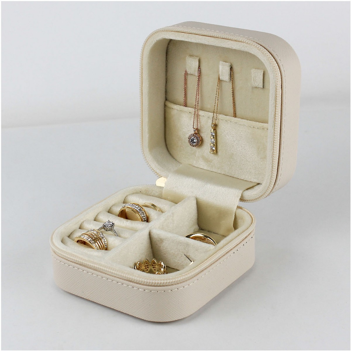 Seyahat Takı Çantası Mücevher Kutusu Krem Seyahat Takı Çantası Mücevher Kutusu Krem