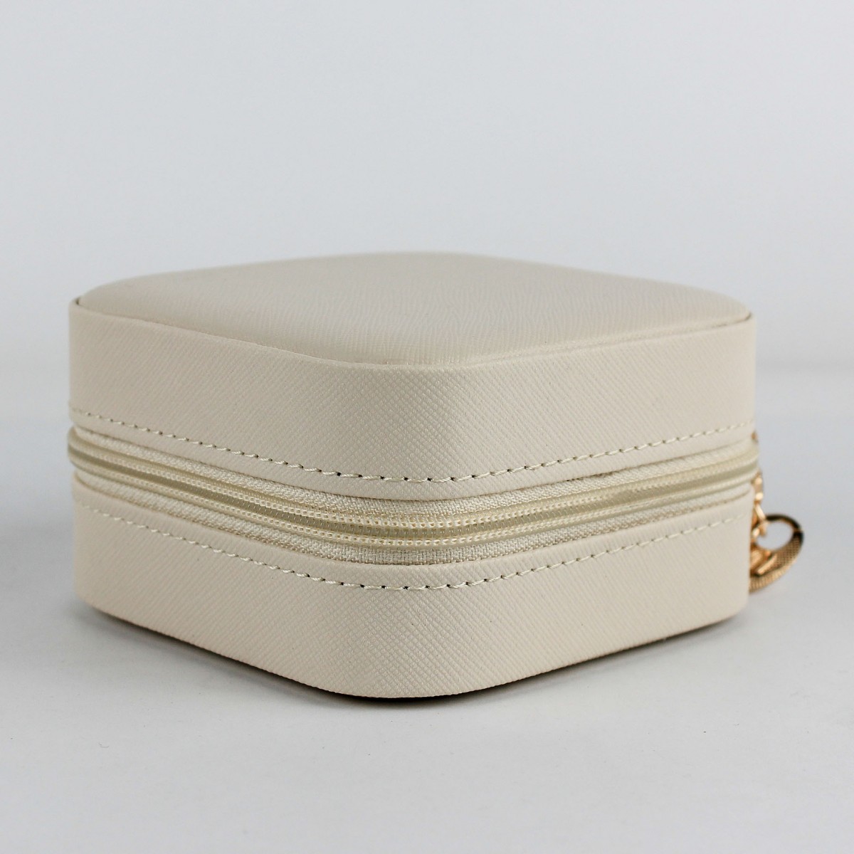 Seyahat Takı Çantası Mücevher Kutusu Krem Seyahat Takı Çantası Mücevher Kutusu Krem